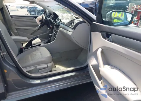 2015 Volkswagen Passat 2.0L Tdi Se из США, поврежденный, VIN 1VWBV7A3XFC092475